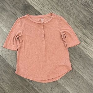 GAP Modern 3/4 Sleeve Henley T-Shirt Scoop Neck Peach/Orange Size XS